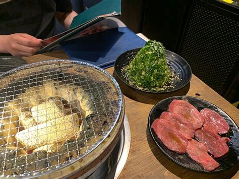 焼肉ごりちゃん 梅田 - なぜ焼肉は私たちの心を癒すのか？